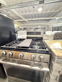 Stainless Steel Gas Range with Griddle