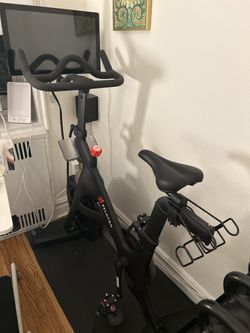 2020 Peloton Bike – Like New, Includes Clip &amp; Cage Pedals - Brooklyn, NY