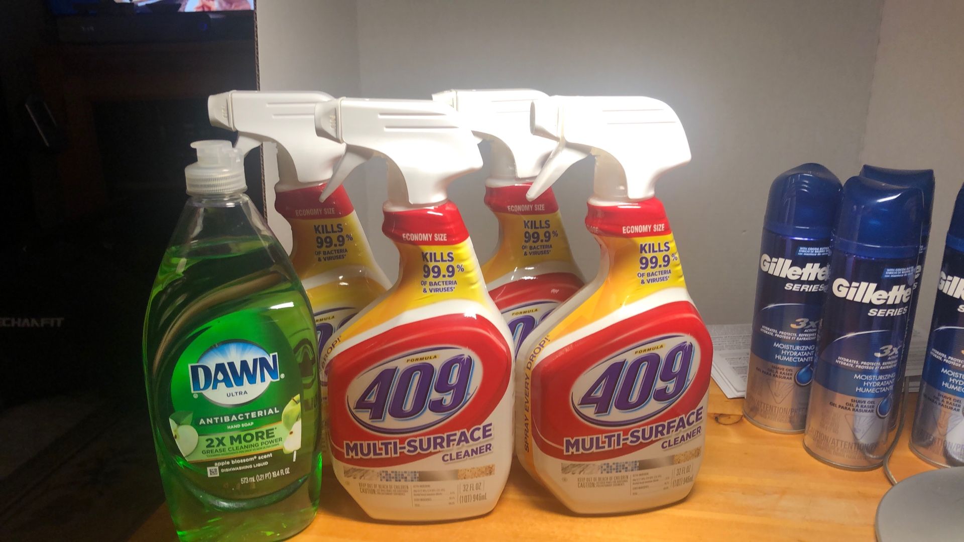 4 Large Size 409 Multi Surface Cleaner And A 19 Ounce Bottle Of Dawn Hand Soap