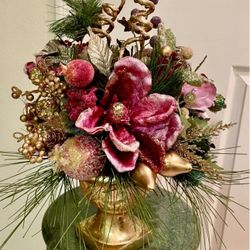 BEAUTIFUL FLOWER ARRANGEMENT 
