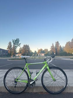 Cannondale Synapse 6 Road Bike – 54cm Frame - Lightweight Bicycle Carbon fork