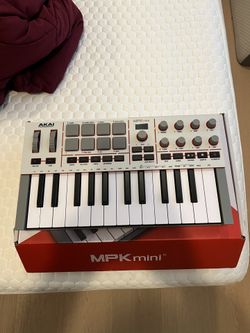 Akai MPK Mini IV New