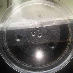 12 In Microwave Turn Plate Fits Different Microwaves. Contact David Location Between Greenville And Easley SC Like New