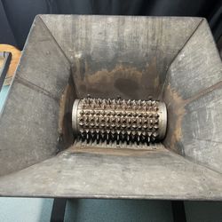ANTIQUE GRAPE/FRUIT GRINDER