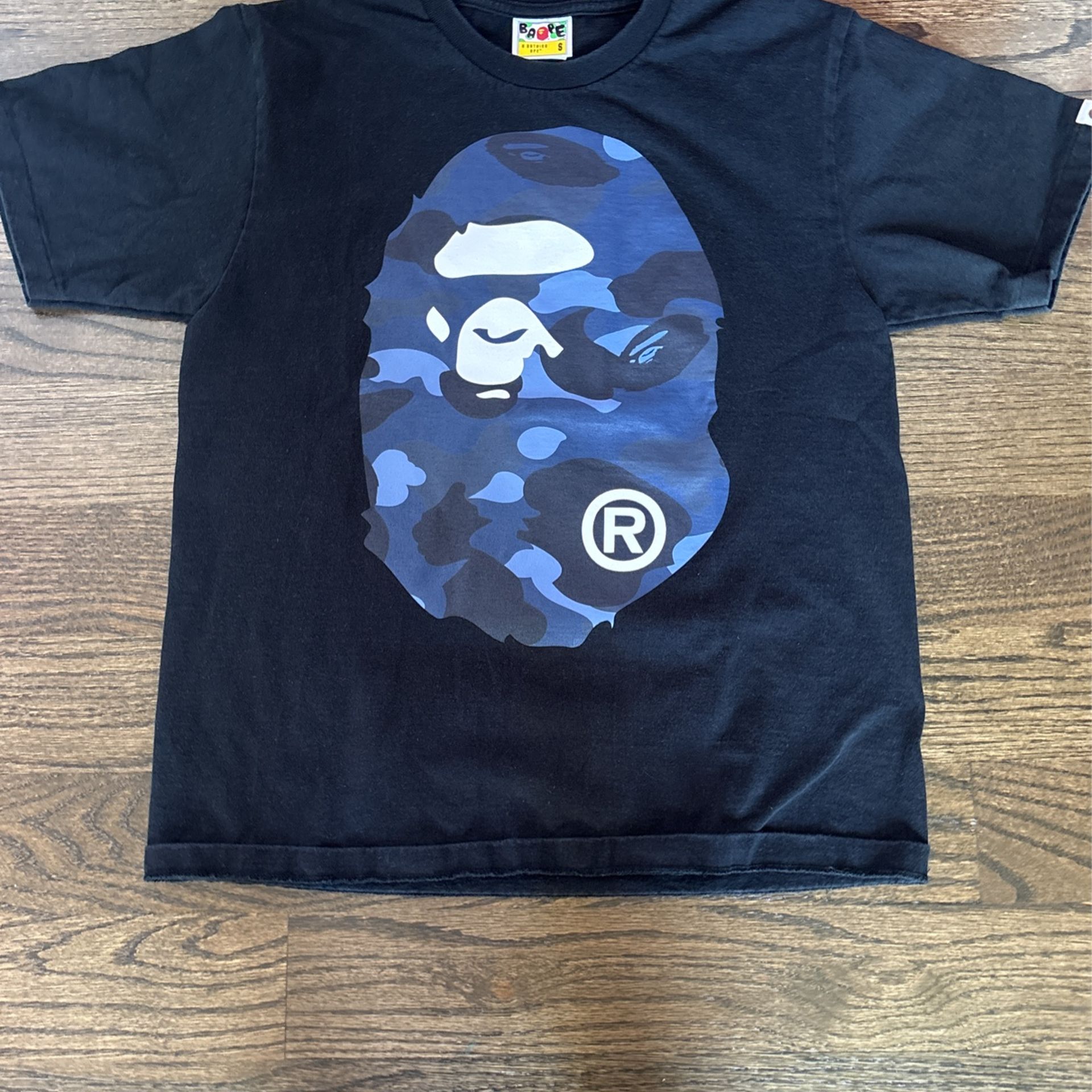 *A Bathing Ape ® Small MENS T-Shirt Black x Navy Camo