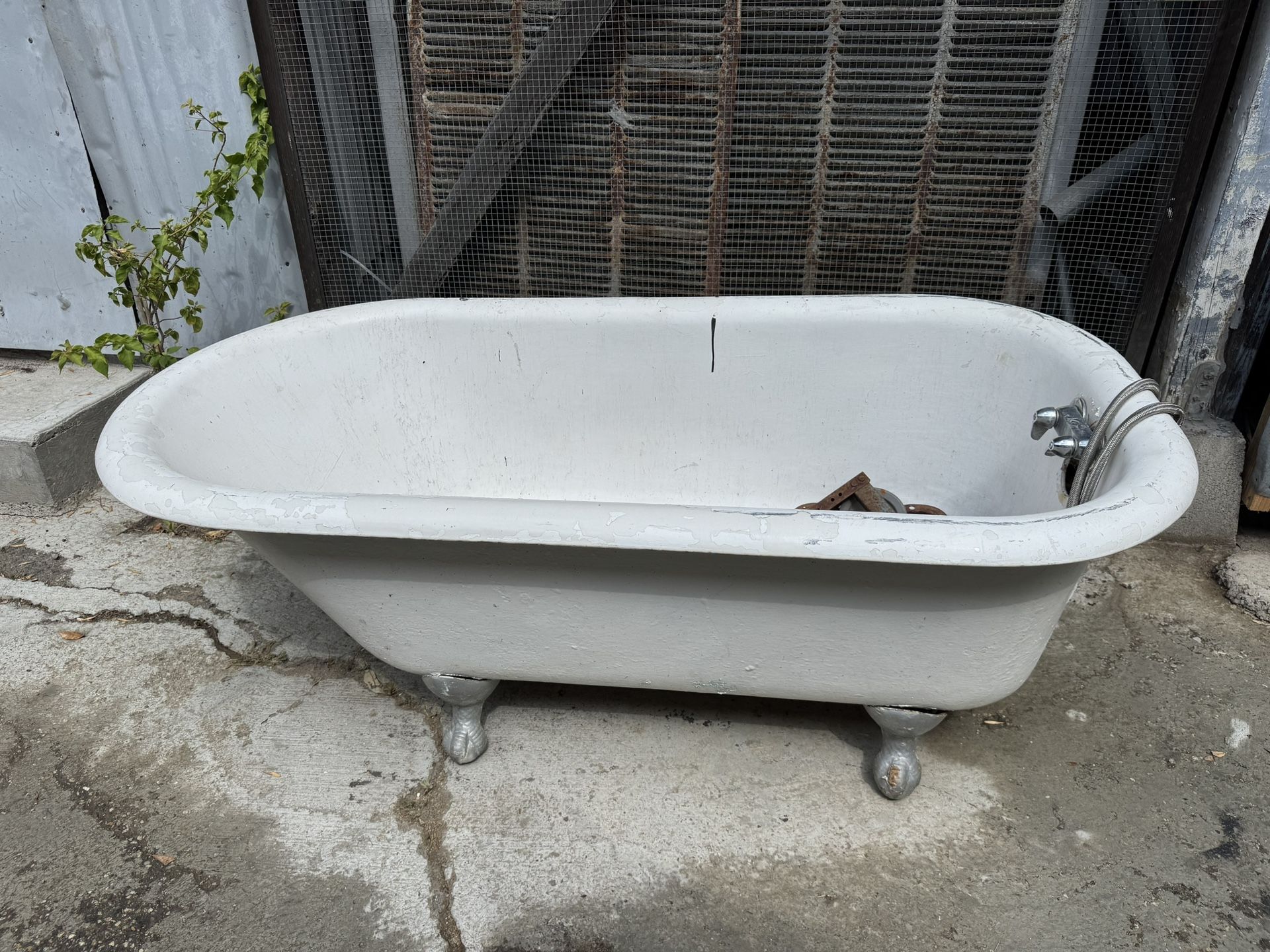 Antique Clawfoot Tub