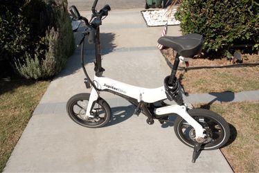 Jupiter Discovery X5 Folding Electric Bike – Only 42 Miles – Charger Included