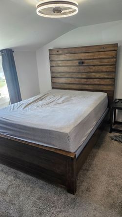 Queen bed frame and mattress- colders