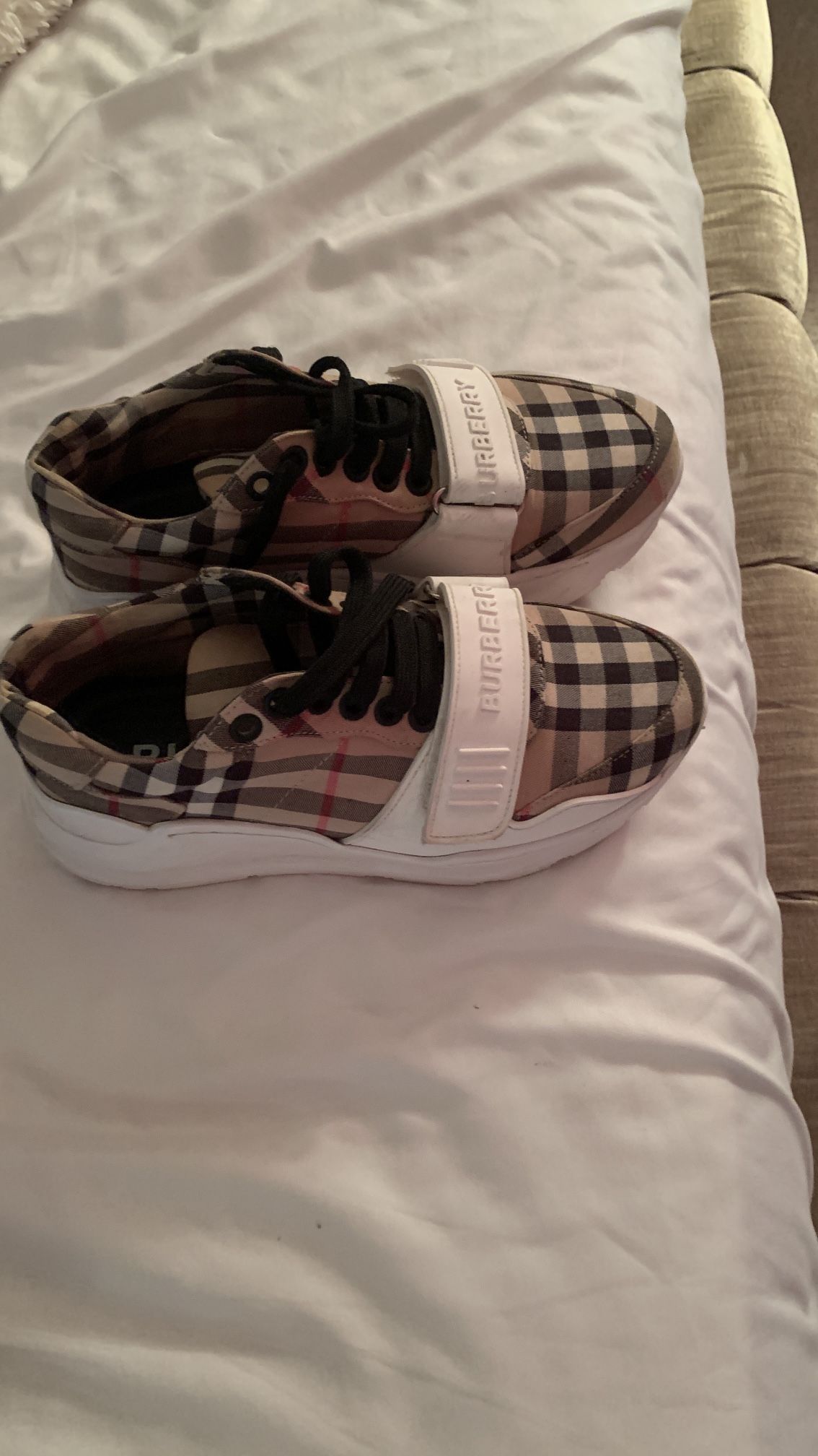 Authentic Burberry Size 36/37 6 1/2