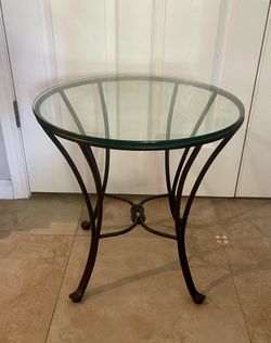 Pier 1 Imports Black Metal Wrought Iron and Glass Top Round Accent Side Table