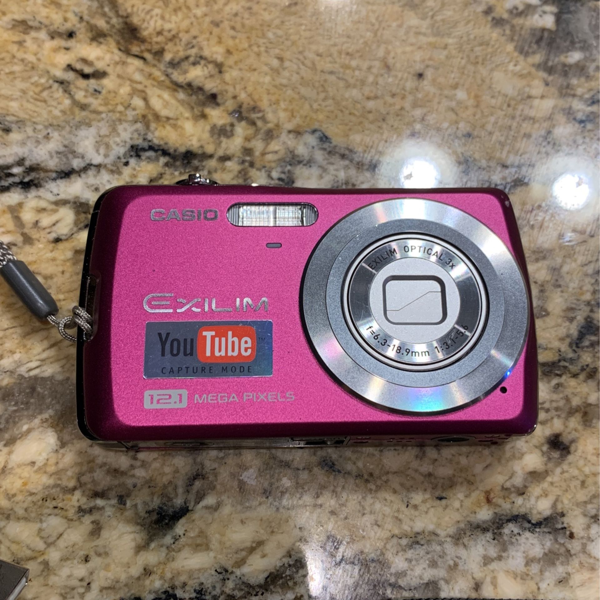 Casio EXLIM EX-Z35 12.1 Megapixel Digital Camera W/ Charger