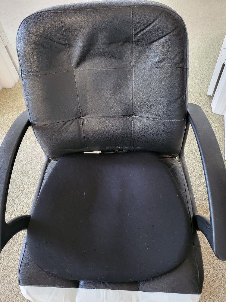 3 Nice Rolling Office Chairs