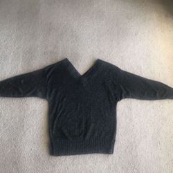Like New Pierre Cardin Women’s Medium Black Light Tunic Sweater Silver Sparkle Deep V Neck drop shoulder Pullover USA 
