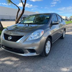 Nissan Versa 2012