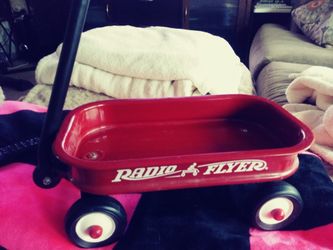 Small Radio Flyer wagon