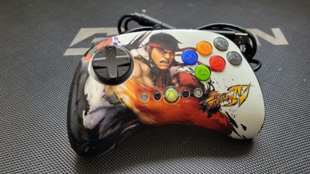 Mad Catz Street Fighter IV Fight Pad Ryu Controller Xbox 360