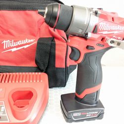 M12 Milwaukee FUEL Compact 1/2" Hammer Drill Combo 