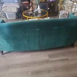 Sofa And Two Chairs With Chair Covers