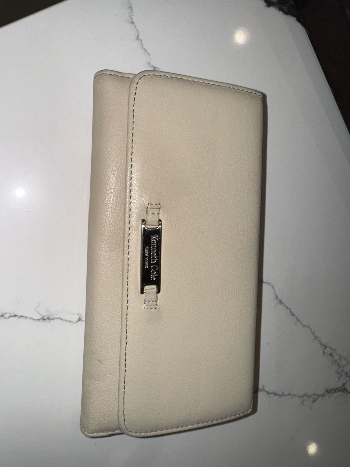 Kenneth Cole Cream Wallet