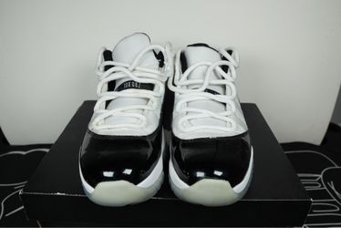 Air Jordan 11 Retro Concord Sneakers Size 8