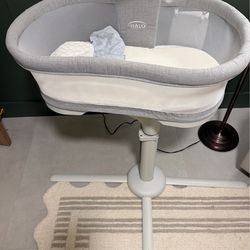 HALO swivel bassinet