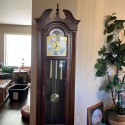 Howard Miller Clock 