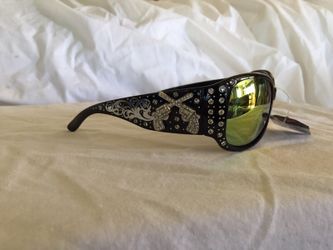 Sunglasses with bling