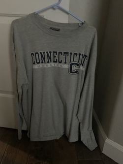 UConn Huskies - Shirt