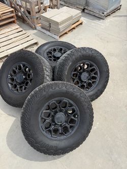 18” Chevy 2500 Aev zr2 bison wheels and tires