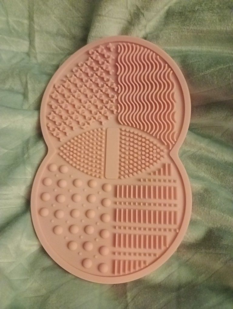 🩷 Rubber Brush Cleaner - Still Available 