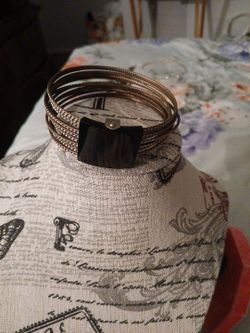 Silver bangle bracelet  with black  Pennant