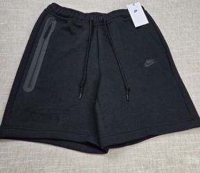 Nike Tech (Shorts