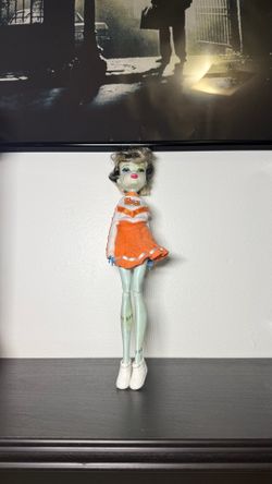 Y2K Monster High Frankie Stein Cheerleader Doll With Orange & White Uniform