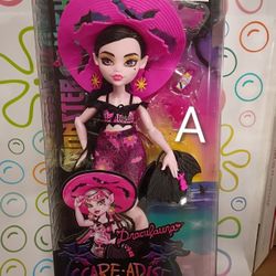 SCARE-ADISE Dolls