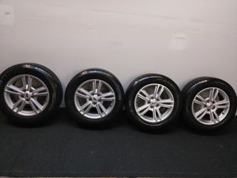 2007 FORD MUSTANG WHEELS AND TIRES (251/65/17) Michelin ,in very good condition, may fit different year or model, please call or text
