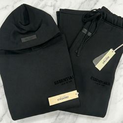 Essential Hoodies And Sweats 