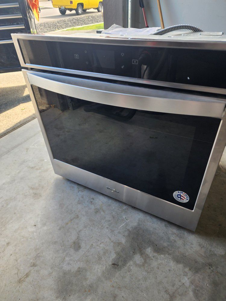 New 30 Inch Single Electric Wall Oven With Touchscreen On Stainless