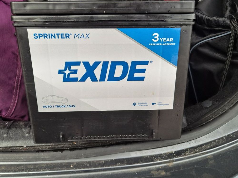 Car Battery For 2012 Hyundai Elantra. Costs 320 $ In The Store re ³)
