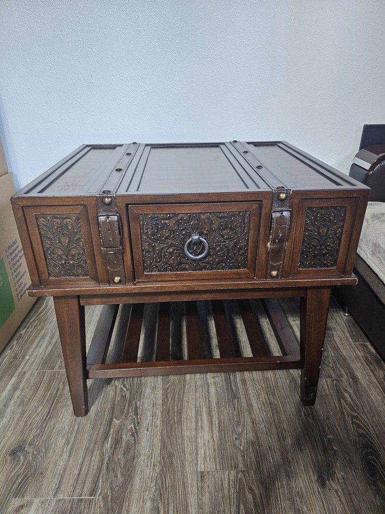 Side Table - Ashley Furniture McKenna