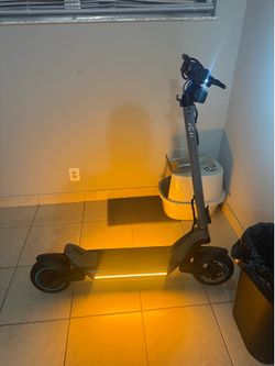 JGH ELECTRIC SPORT SCOOTER