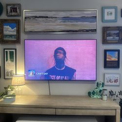 TV stand/entertainment table