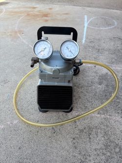 GAST oil-less compressor/vacuum pump