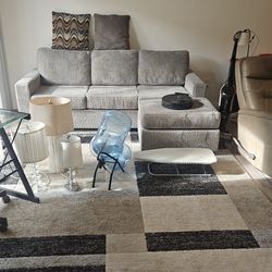 Bed Kingsize, Other Furniture, Couch has been sold