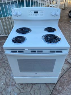 30 In Freestanding Electric 4 Elements Stove