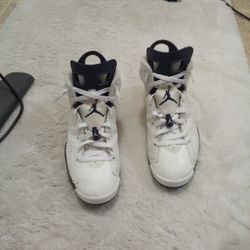 Pre-owned Gym Shoes