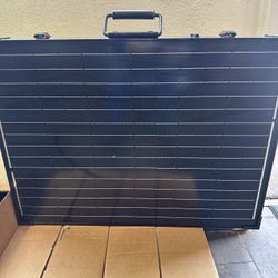 Renogy 100w Foldable Solar Panel W/CC