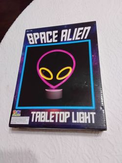 Fun Express Space Alien Tabletop Light