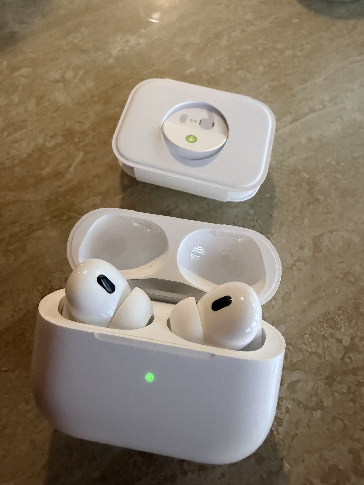 Apple Airpods Pro 2nd Generation,Wireless Active Noise Cancelling Earbuds !!