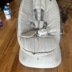 4moms mamaRoo multi-motion baby swing