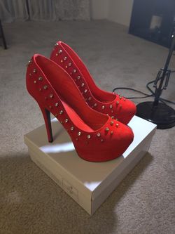 Liliana Women's Shoes Sz 10 M Red Suede Gold Rivets Platform Heels Sexy